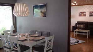 别墅, 3 间卧室, 无烟房, 花园景观 | 客房内用餐