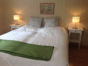 Villa, 4 chambres, non-fumeur, vue sur le jardin | 4 chambres, bureau, fer et planche à repasser, accès au Wi-Fi (inclus)