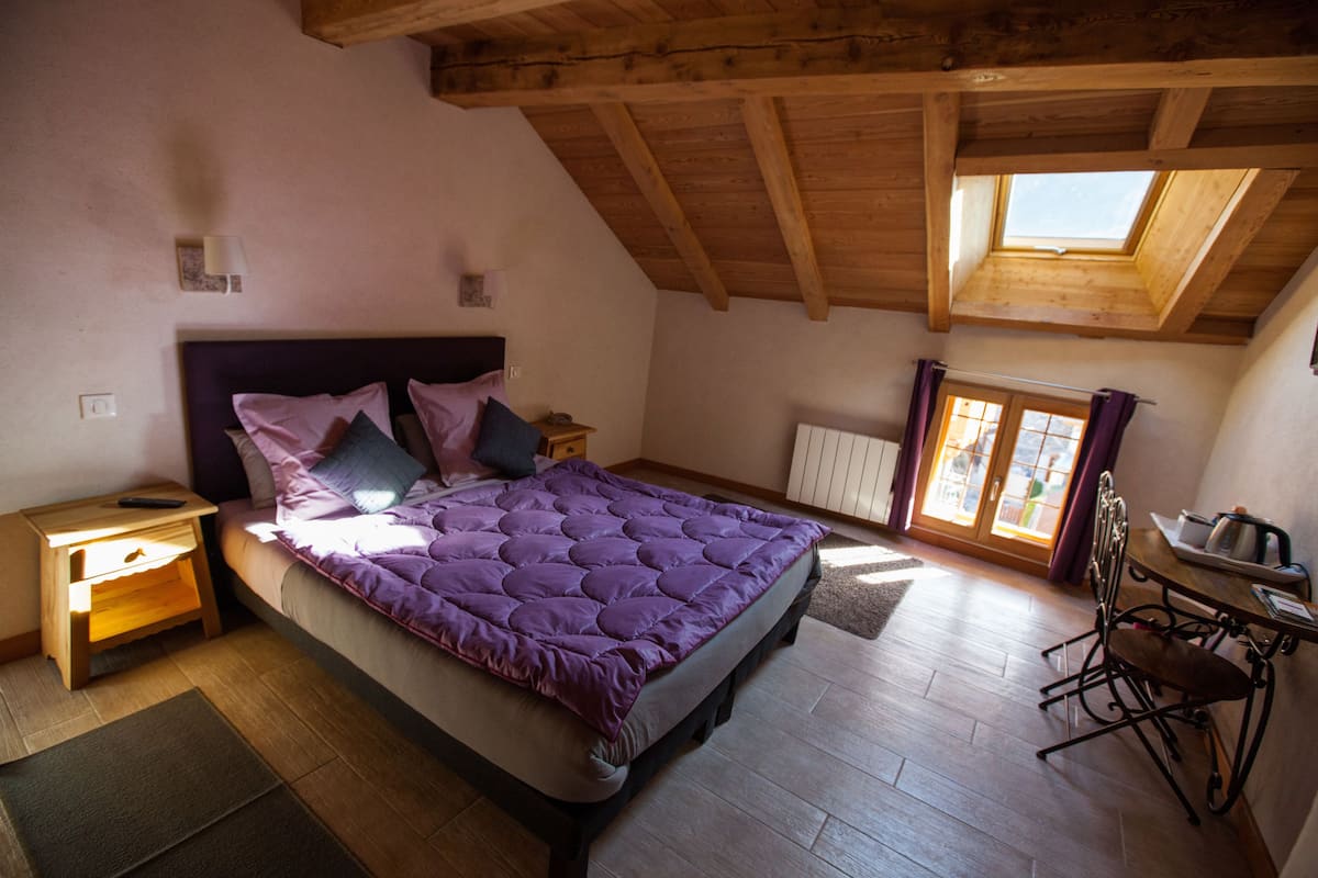 Family Suite, 3 Bedrooms, Non Smoking (Bletonnet) | Individually decorated, individually furnished, soundproofing