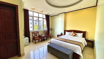 Rom – deluxe | Minibar, skrivebord, blendingsgardiner og wi-fi (inkludert)