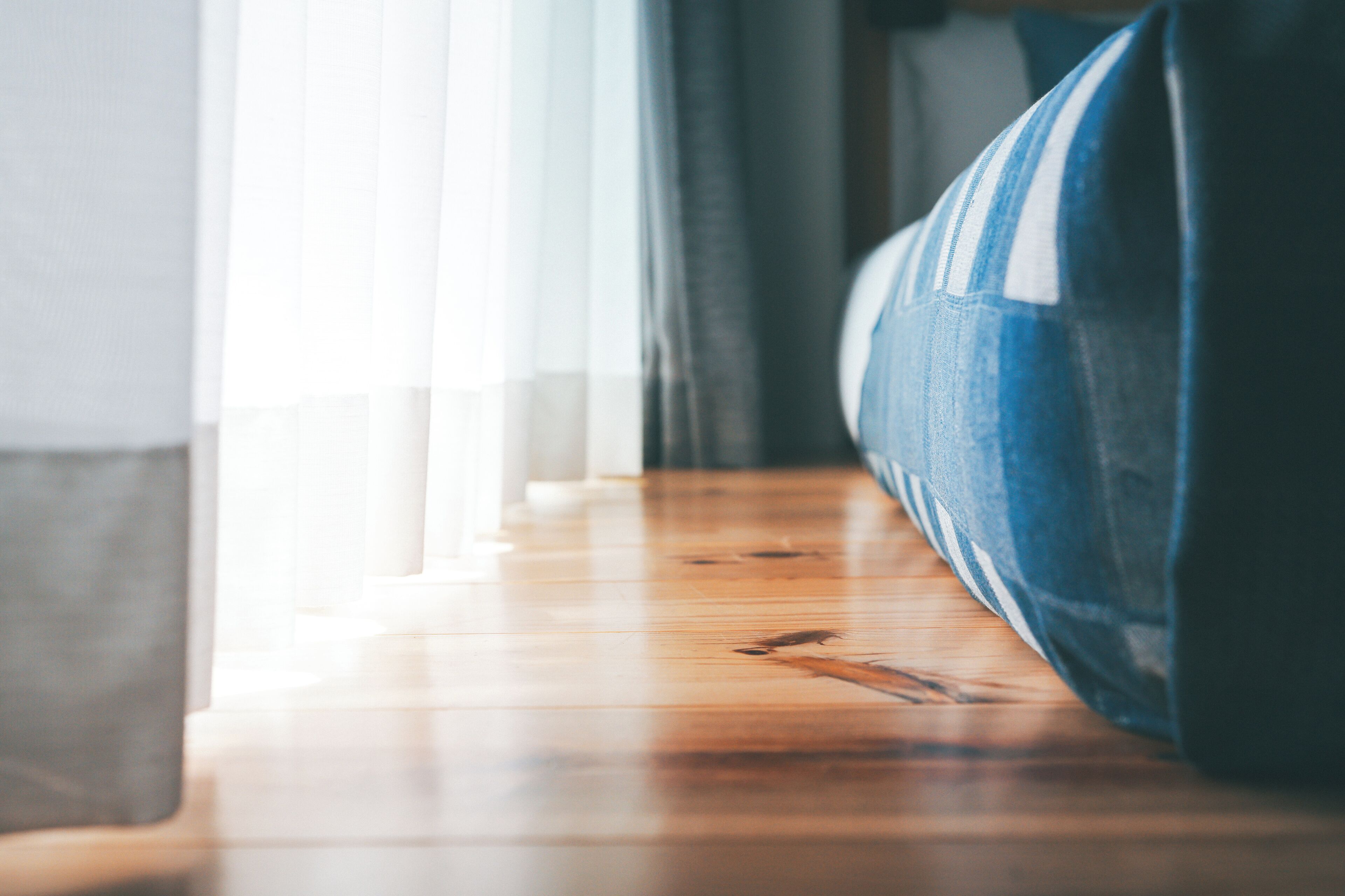 羽毛の掛け布団、デスク、遮光カーテン、WiFi (無料)