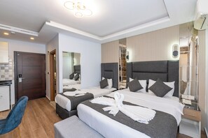 小型复式房, 1 张大床 | 客房内保险箱、办公桌、隔音、熨斗/熨板