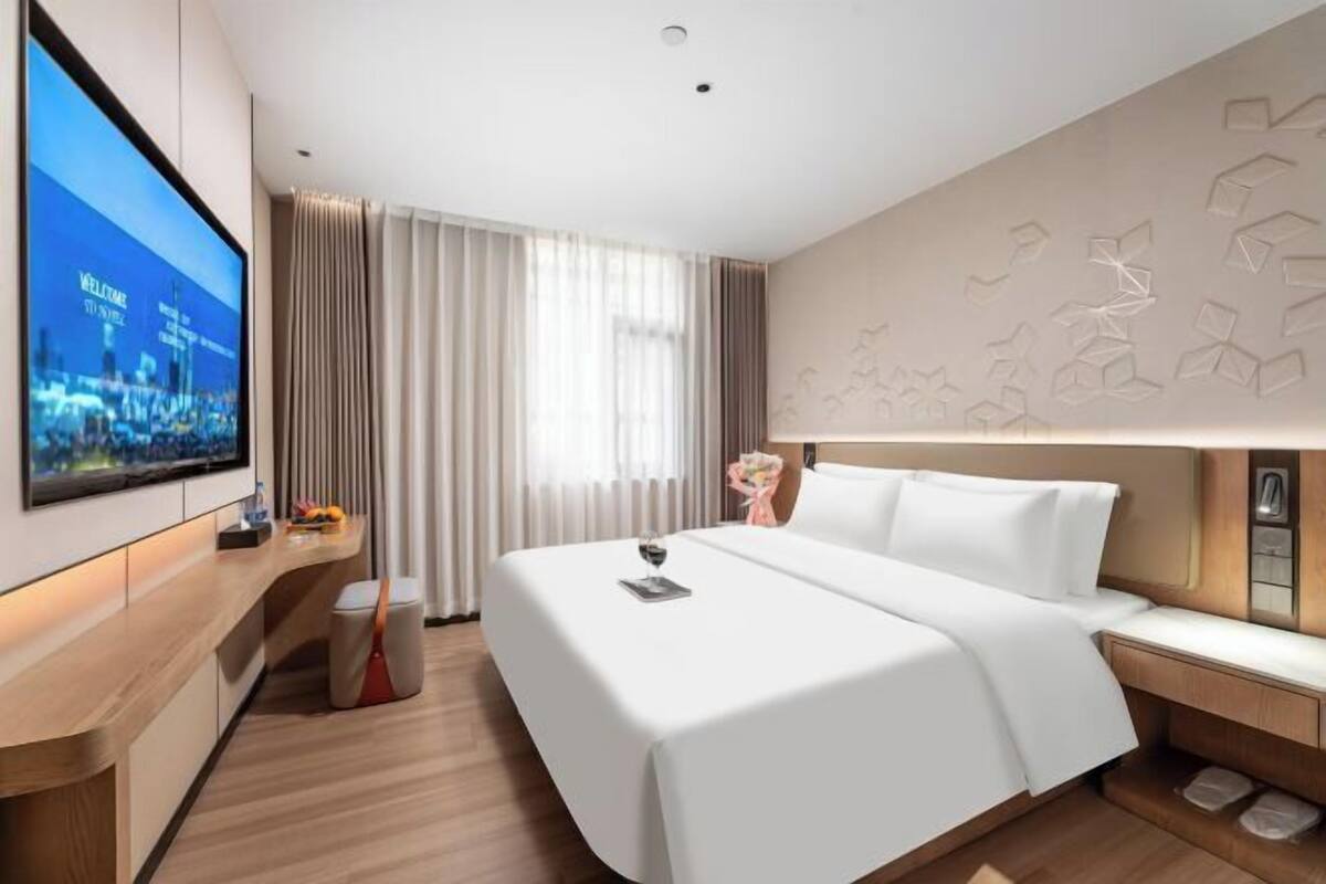Desk, blackout drapes, soundproofing, rollaway beds (surcharge)