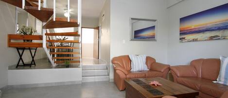 Economy Apartment | Living room | Flat-screen TV