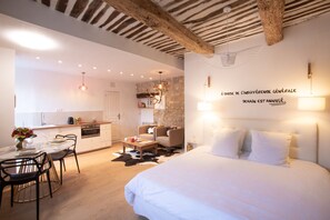 Studio Suite, bếp, quang cảnh sân vườn