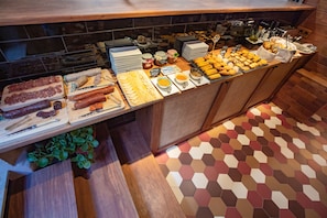 Daily full breakfast for a fee - El Palauet del Priorat (Cornudella de Montsant)