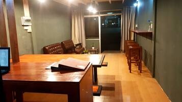 Coin salon dans le hall