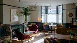 Lobby - The Rose (Deal)