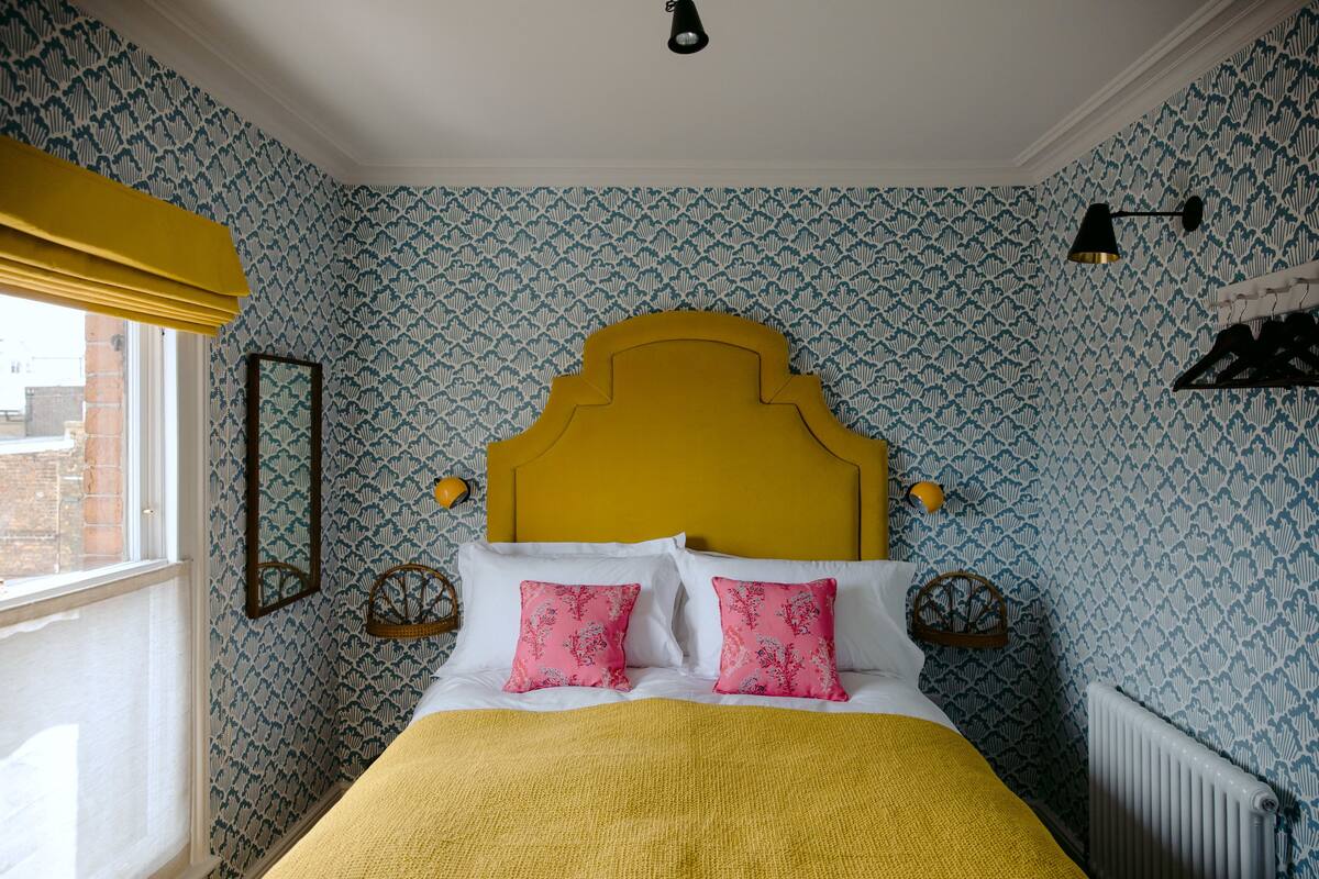 Cosy Room, King Bed (Room 9)