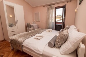 Apartment, Multiple Beds | Free cribs/infant beds, free WiFi, bed sheets