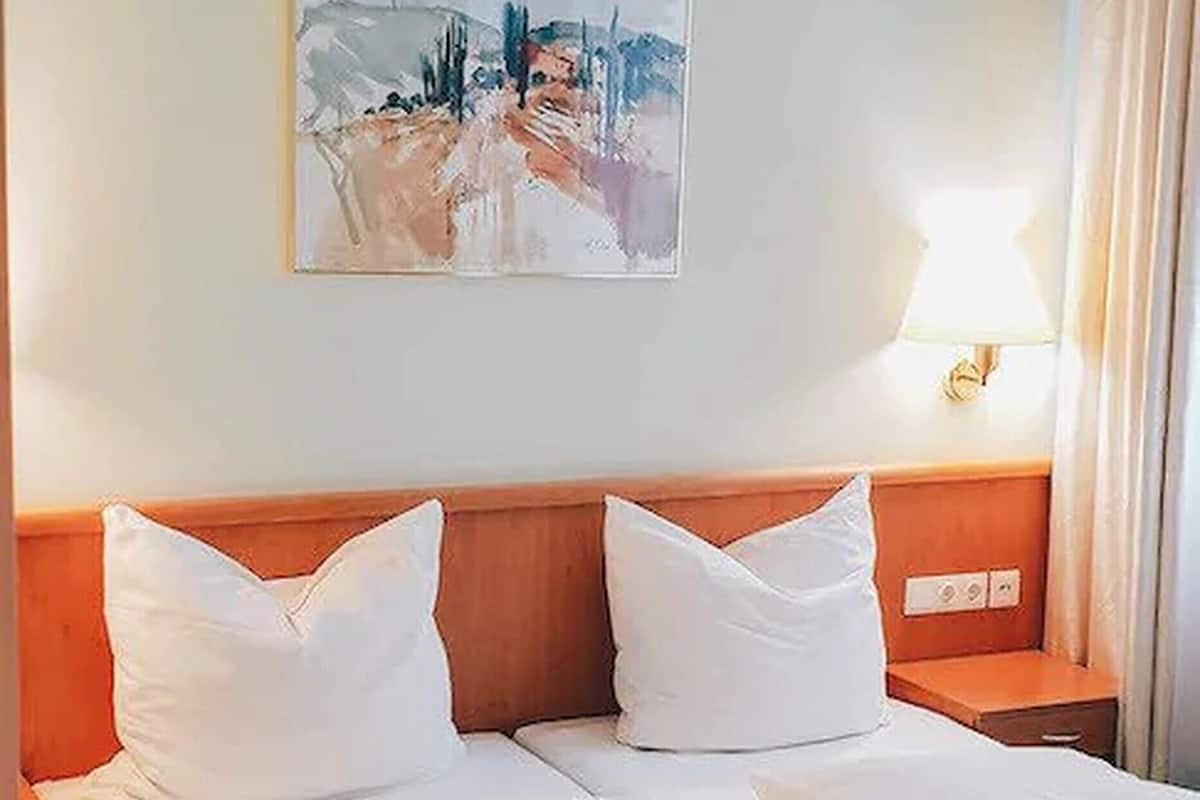 Kamer, 1 twee- of 2 eenpersoonsbedden | Lakens van Egyptisch katoen, luxe beddengoed, donzen dekbedden