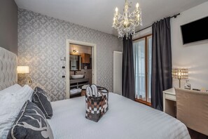 Luxury Double or Twin Room | Down comforters, in-room safe, desk, soundproofing - Hotel Folgarida (Dimaro Folgarida)
