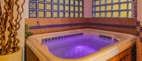 Indoor spa tub