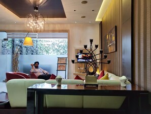 Lobby lounge - Hotel Rockland (Jaipur)