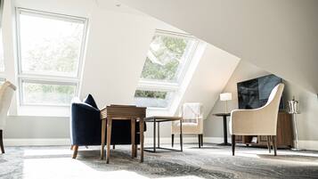 Suite, 1 King Bed, Non Smoking (Converts to 2 Twin Beds) | View from room