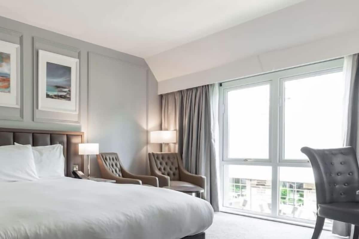 1 bedroom, premium bedding, minibar, in-room safe