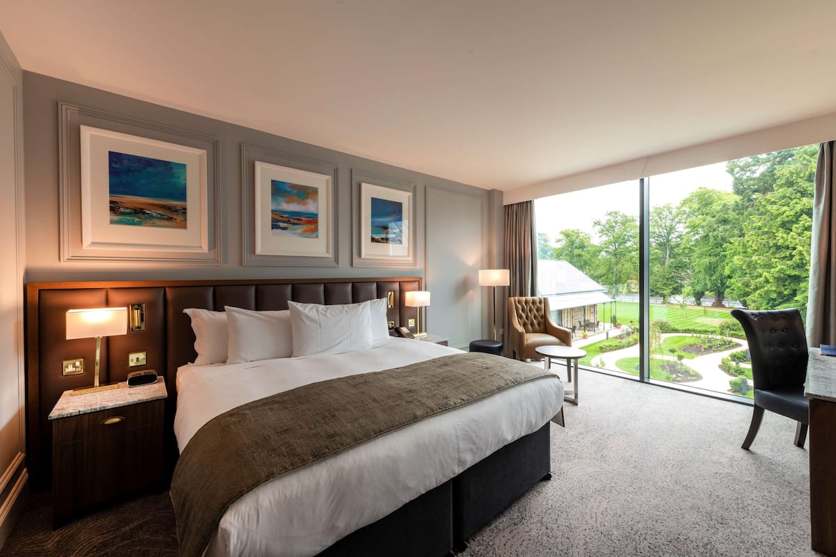 1 bedroom, premium bedding, minibar, in-room safe