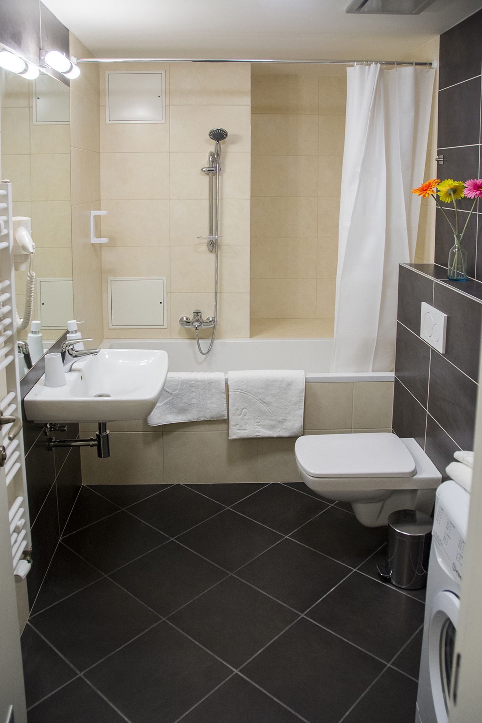 Photo - Limes Apartments