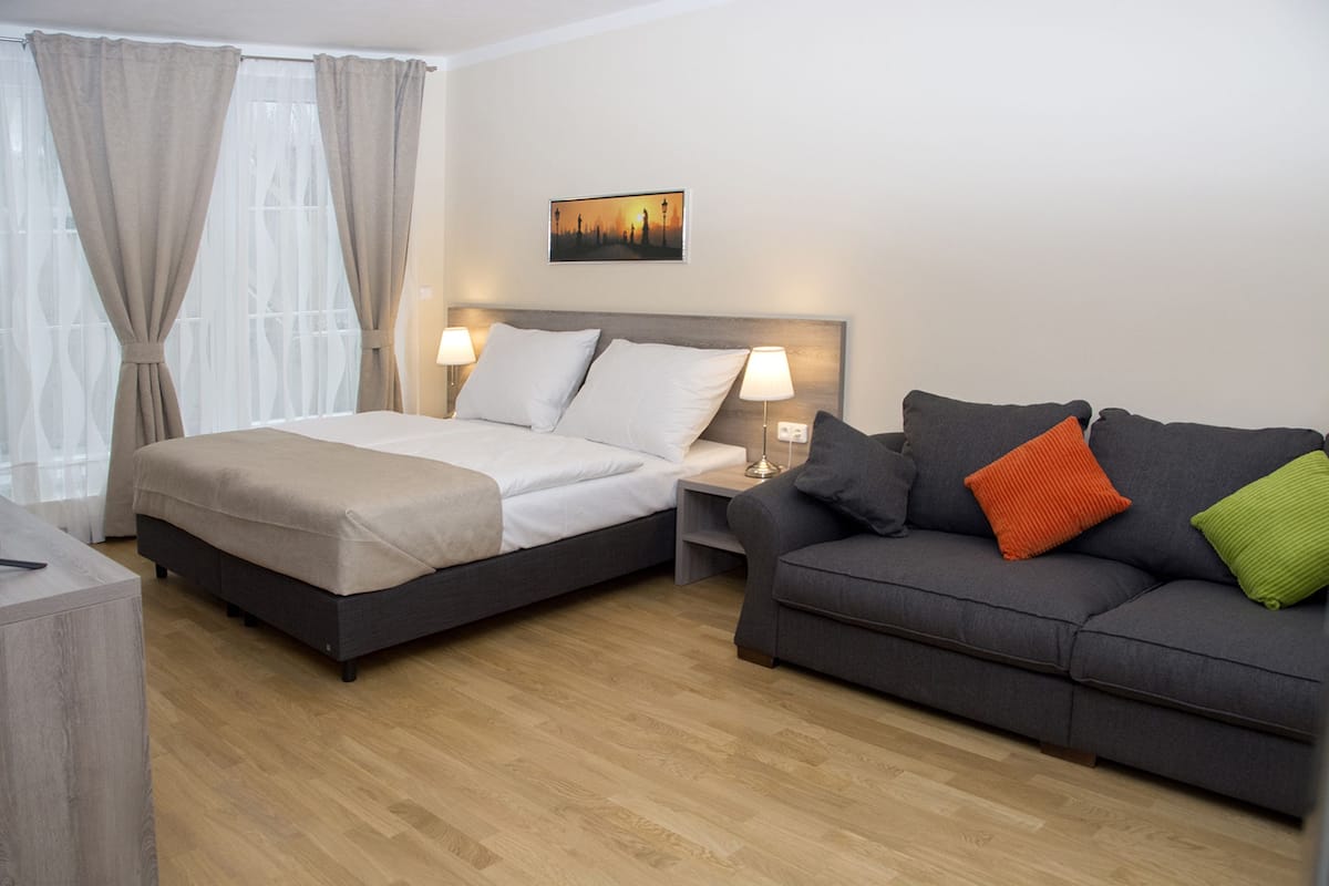Superior-Suite, Terrasse | Schreibtisch, Verdunkelungsvorhänge, schallisolierte Zimmer