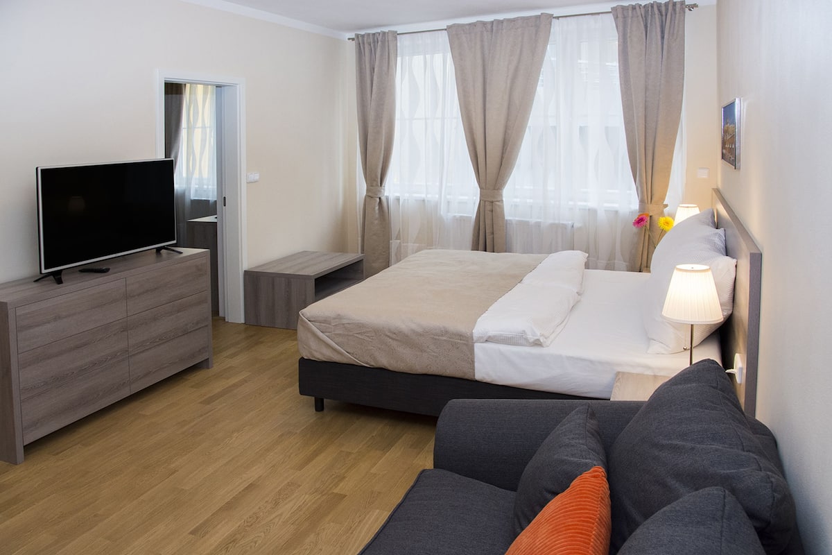 Superior-Suite | Schreibtisch, Verdunkelungsvorhänge, schallisolierte Zimmer