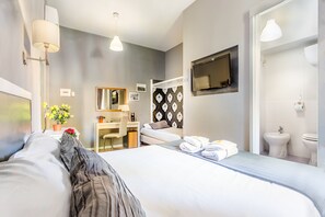 1 habitación, ropa de cama de alta calidad, minibar y escritorio 