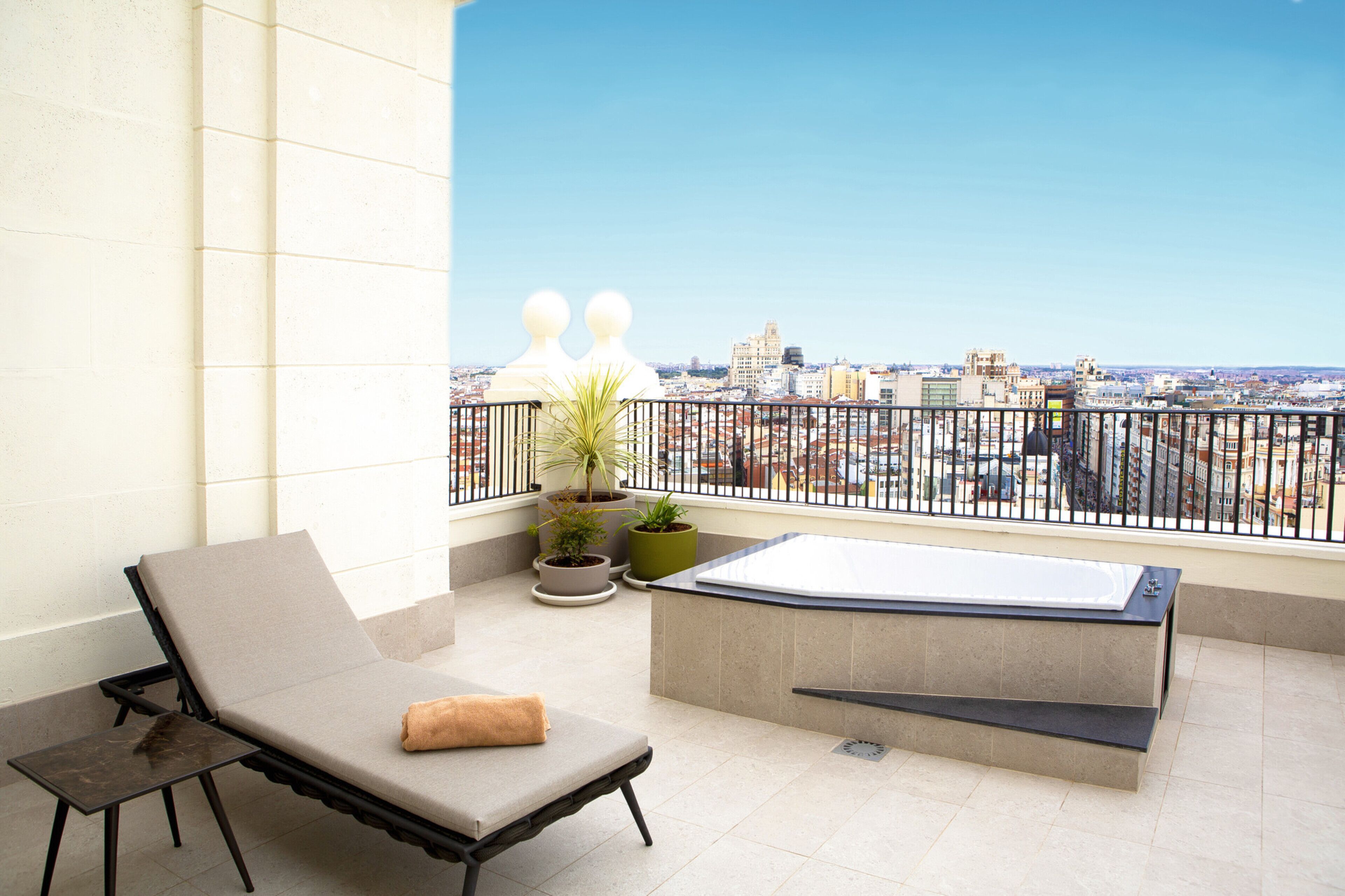 Presidential Suite Package | Een kluis op de kamer, een bureau, gratis babybedden, gratis wifi