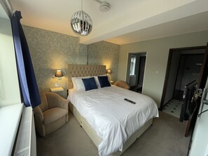 1 chambre, literie de qualité supérieure, matelas Select Comfort, bureau