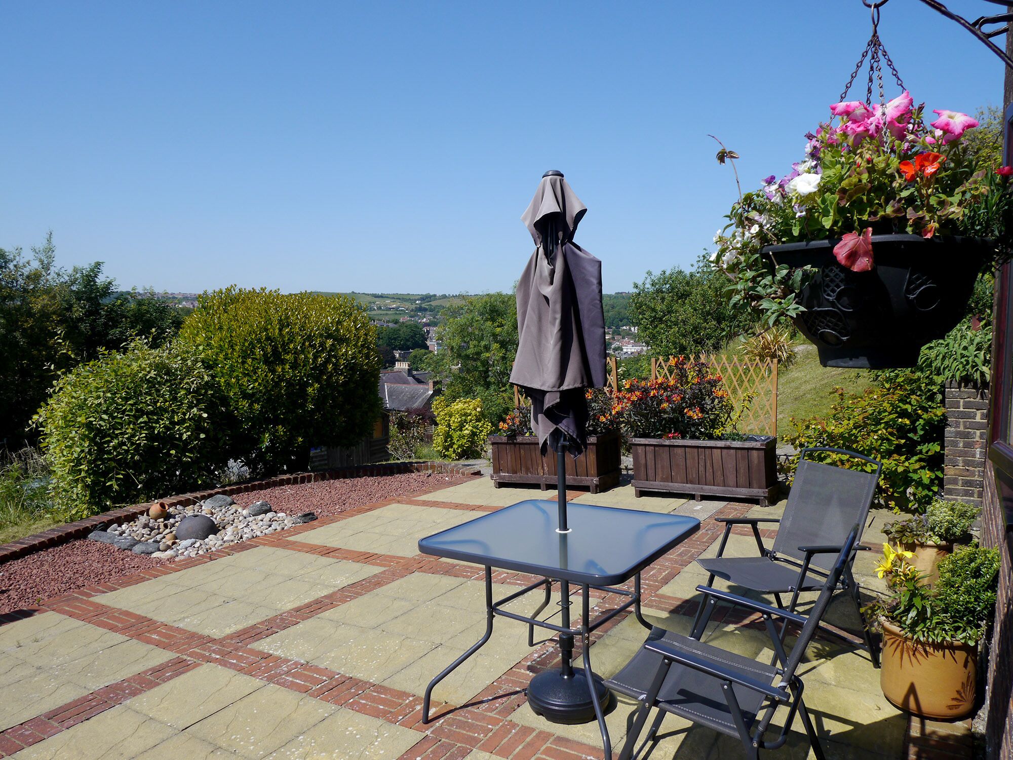 Deluxe Suite, 1 King Bed, Non Smoking | Terrace/patio