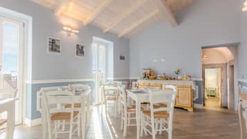 Colazione a buffet inclusa, servita tutte le mattine