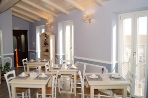 Free daily buffet breakfast  - B&B Le Torri di Tarquinia (Tarquinia)