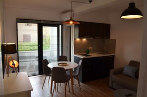 Royal Apartment, 1 Queen Bed with Sofa bed | Living area | LCD TV - Casablanca Apartments (Budva)