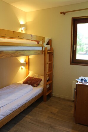 Apartment, Multiple Beds