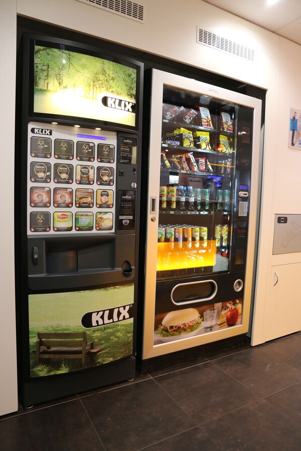Snack bar