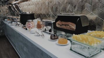 Tägliches Frühstücksbuffet (40000 IDR pro Person)