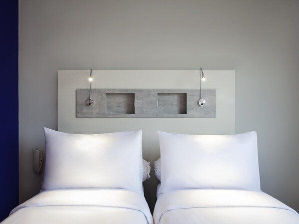 Habitación estándar, 2 camas individuales | Ropa de cama de alta calidad, caja fuerte, escritorio
