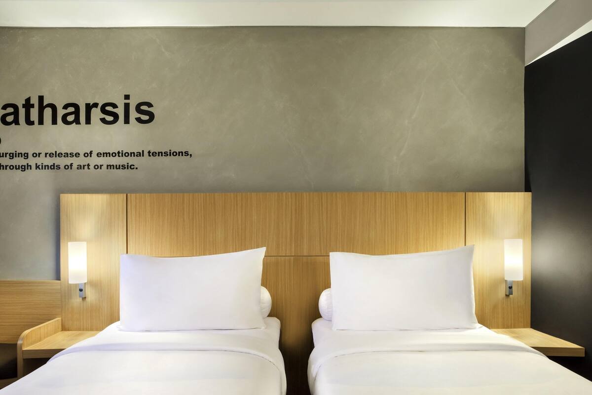 standard room, 2 single beds | premium bedding, in-room safe, desk, soundproofing