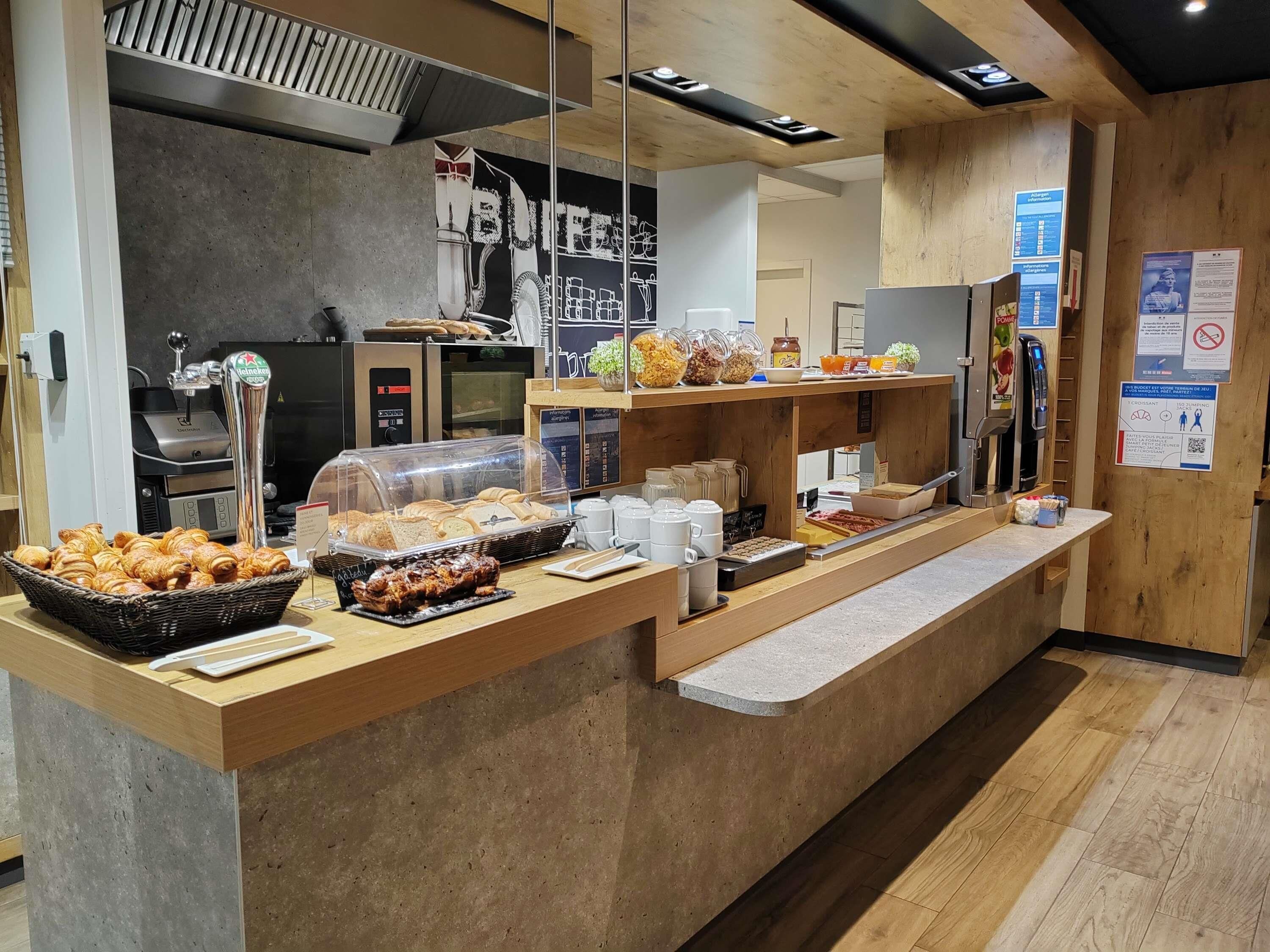 Daily self-serve breakfast (EUR 9.90 per person)