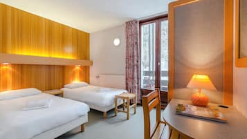 1 bedroom, individually decorated, iron/ironing board, free WiFi