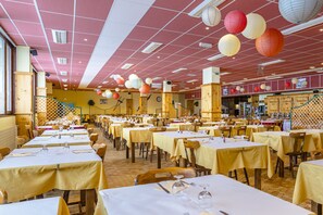Breakfast, lunch, dinner served; French cuisine