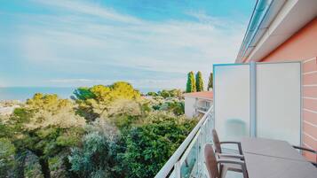 Appartamento panoramico, 1 camera da letto, vista mare | Terrazza/patio