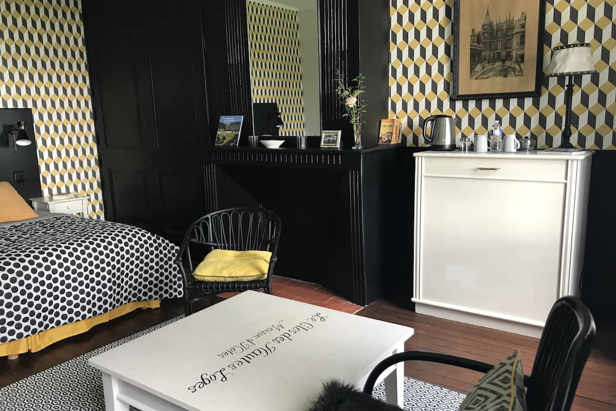 Deluxe Double Room, 1 King Bed (Sherlock Holmes) | Soundproofing, free WiFi, bed sheets