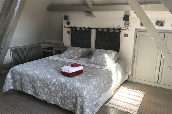 Comfort Double Room, 1 Queen Bed (Les Galets) | Soundproofing, WiFi (free), bed sheets