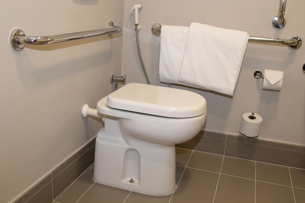 Standard Room, 1 Double Bed, Accessible | Bathroom