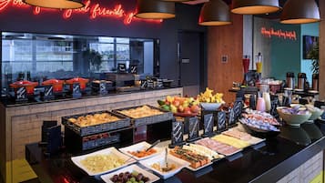 Daily buffet breakfast (BRL 61 per person)