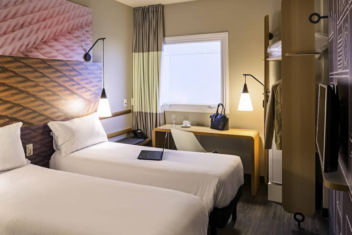 Standard Room, 2 Single Beds | Minibar, in-room safe, desk, laptop workspace