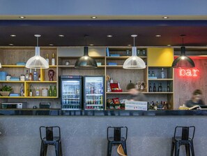 酒吧（店内）
