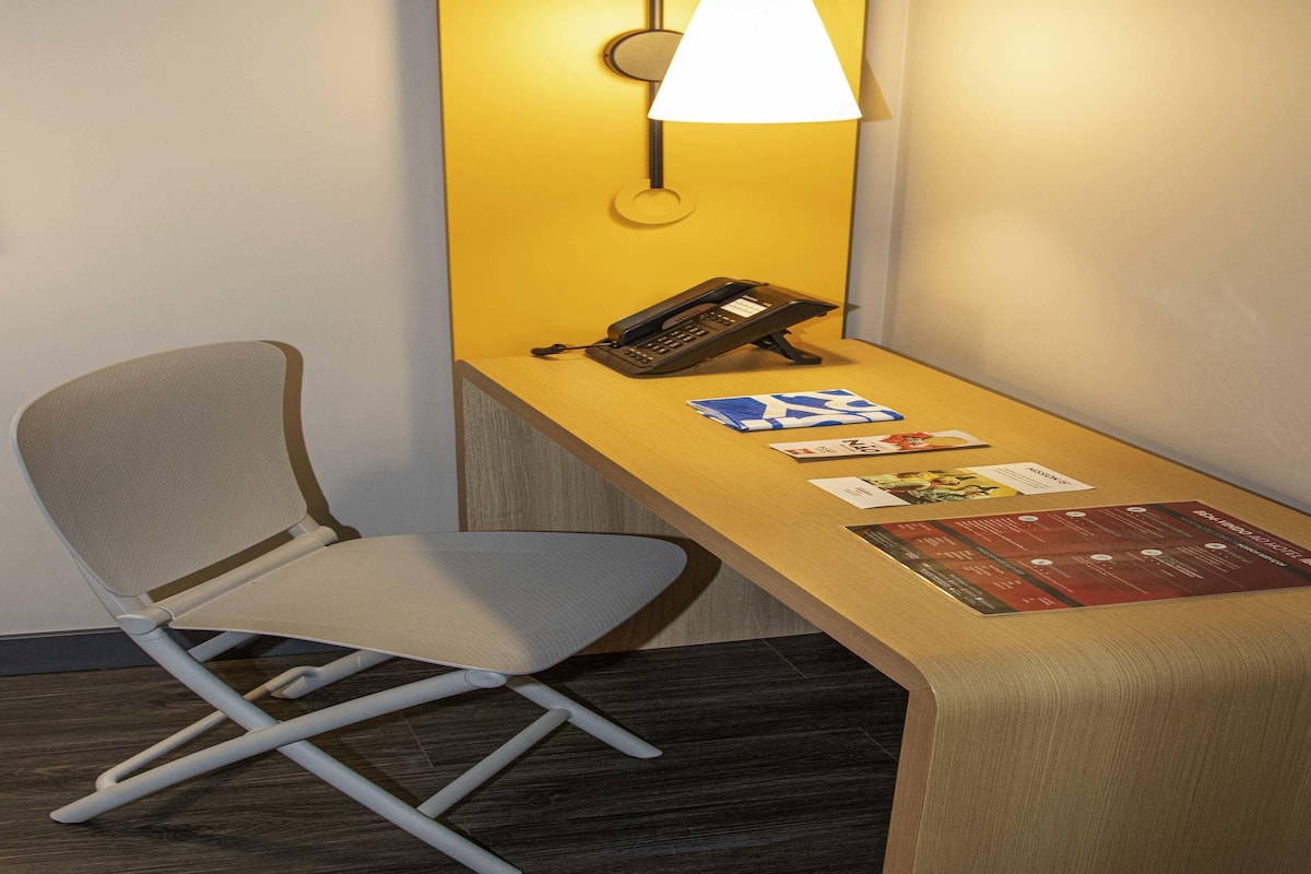Standard Room, 1 Double Bed with Sofa bed | Minibar, in-room safe, desk, laptop workspace