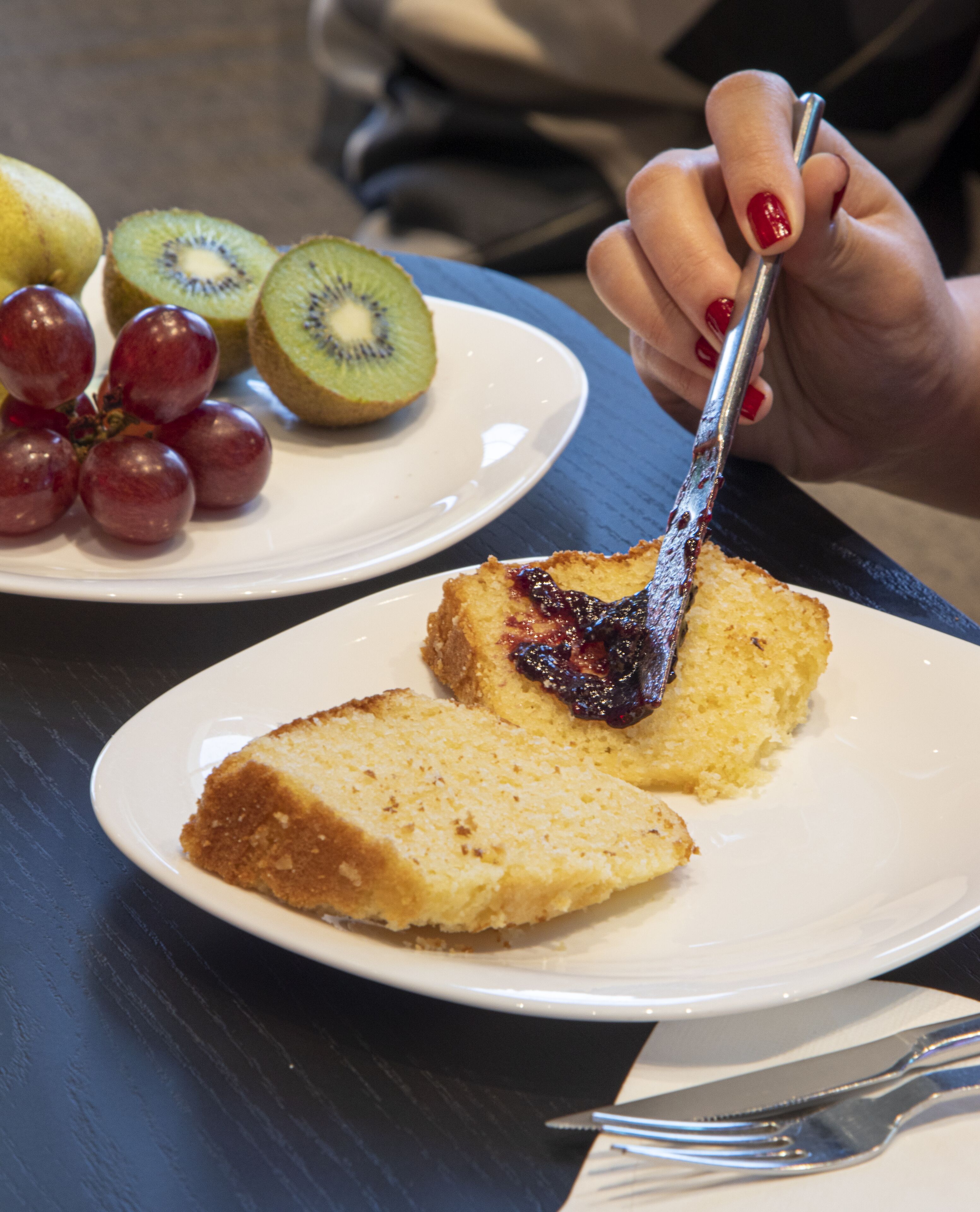 daily buffet breakfast (brl 59.00 per person)