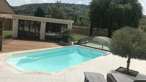 Outdoor pool - Les Chambres du Bonheur (Fontaine-Sous-Jouy)