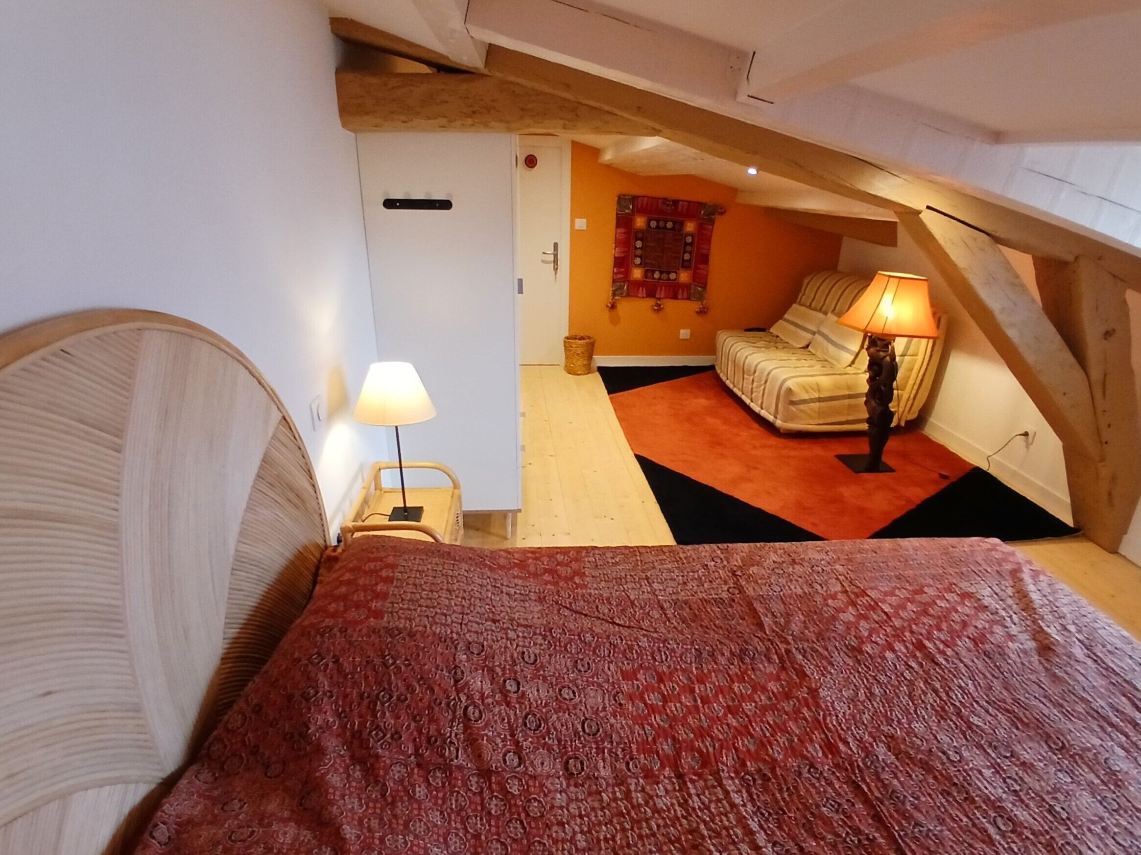 Suite familiar, 2 habitaciones, para no fumadores, vista a la ciudad | Sábanas de algodón egipcio y ropa de cama de alta calidad 